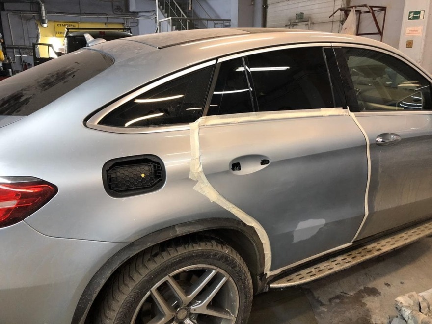 Mecedes GLE локальная покраска двери Фото результата локальной покраски двери