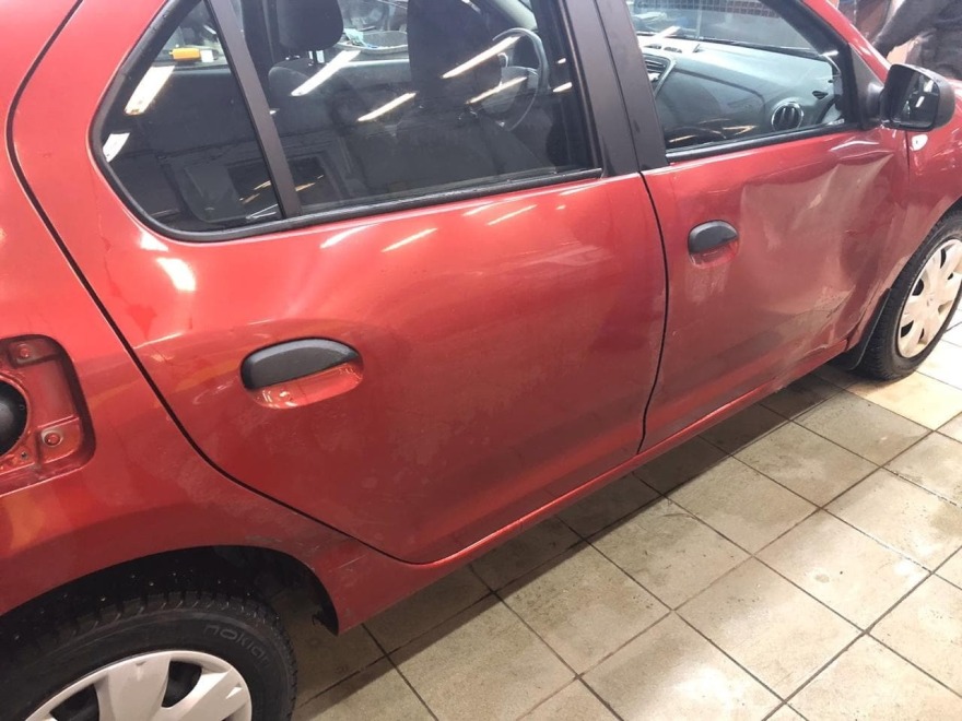 Фото Renault Logan после ремонта порогов и двери в «АвтосервисПрофи»