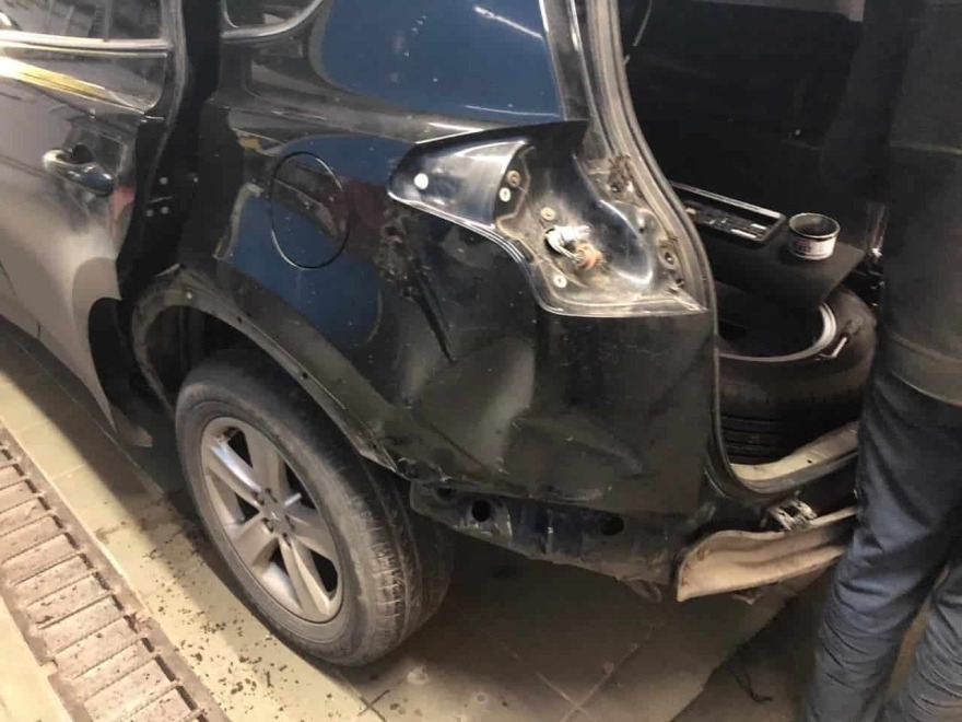 Комплексный кузовной ремонт Toyota Rav4 Фото повреждений Toyota до ремонта